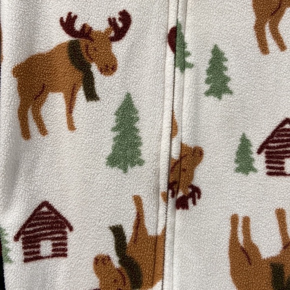 Carter’s 2 pair 2T fleece footie pajamas moose and dinosaurs excellent condition - Picture 5 of 6